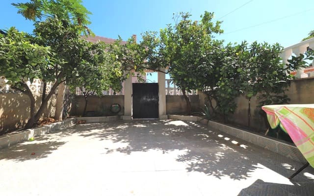 3 quarto Casa em Banda para venda em Torrevieja com garagem - 194 500 € (Ref: 9343340)