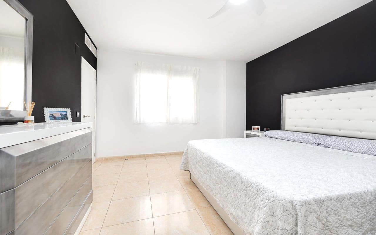 3 sovrum Lägenhet till salu i Torrevieja med garage - 244 995 € (Ref: 9343343)