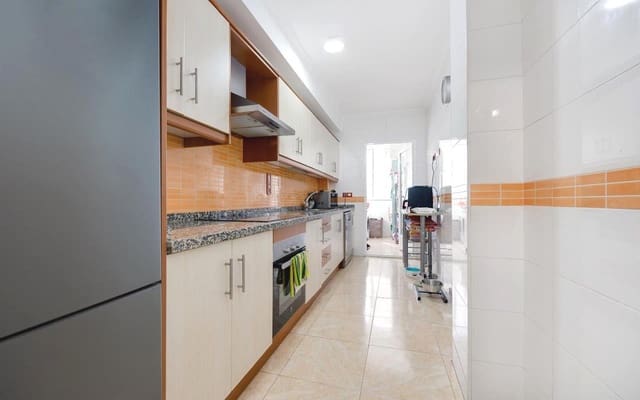 3 sovrum Lägenhet till salu i Torrevieja med garage - 244 995 € (Ref: 9343343)