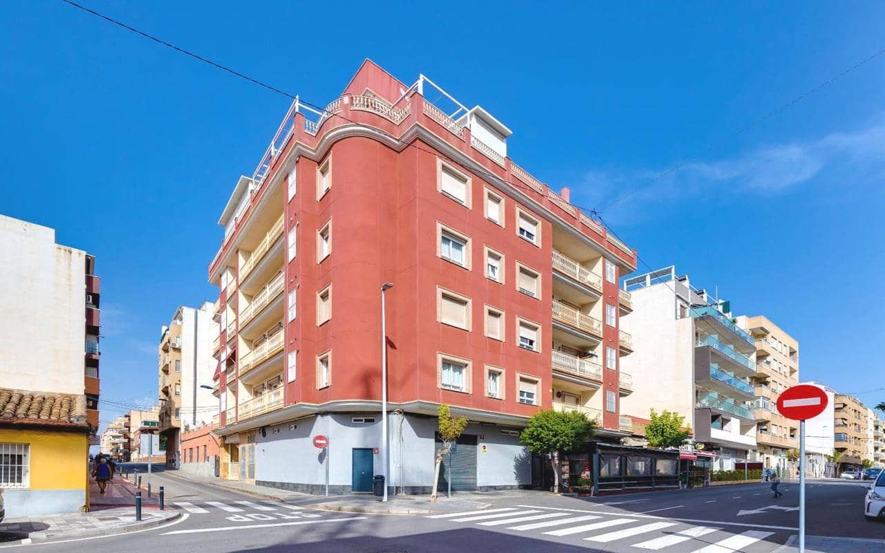 3 sovrum Lägenhet till salu i Torrevieja med garage - 244 995 € (Ref: 9343343)