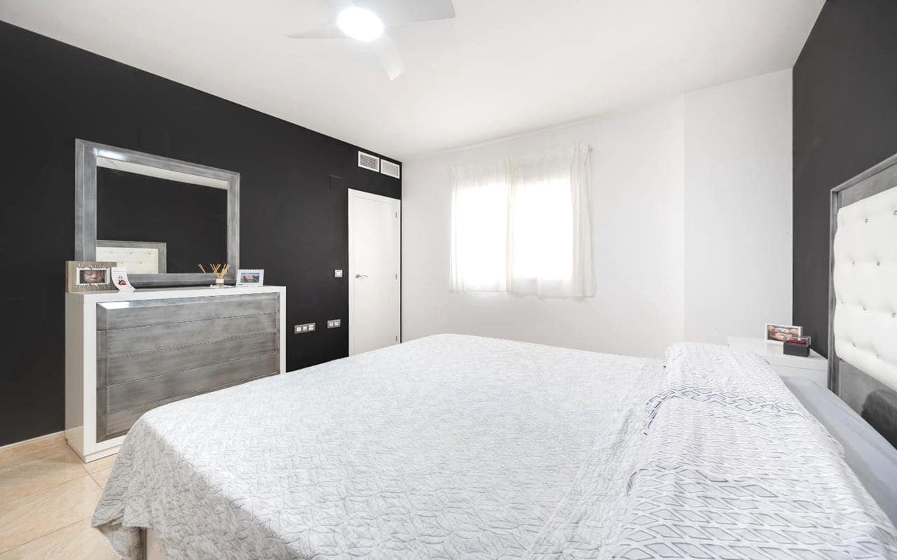 3 sovrum Lägenhet till salu i Torrevieja med garage - 244 995 € (Ref: 9343343)