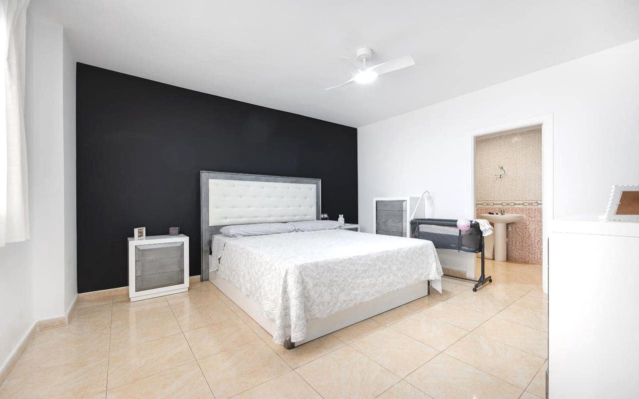 3 sovrum Lägenhet till salu i Torrevieja med garage - 244 995 € (Ref: 9343343)