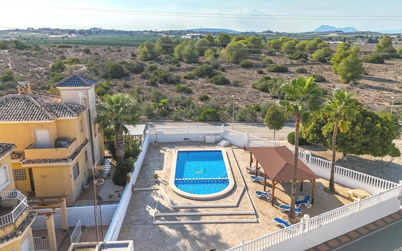 3 soverom Villa til salgs i Lo Crispin med svømmebasseng garasje - € 249 900 (Ref: 9343349)