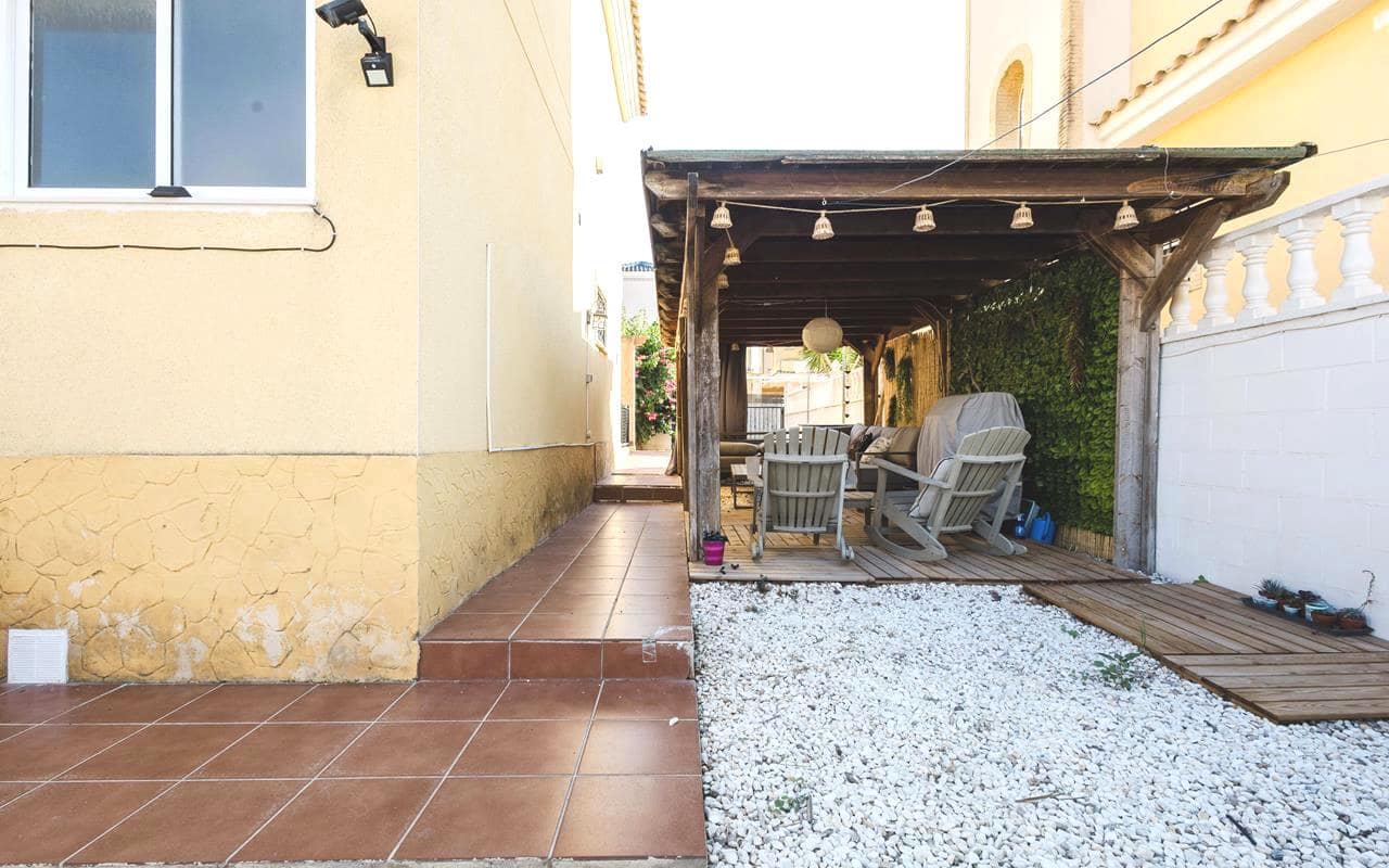 3 soverom Villa til salgs i Lo Crispin med svømmebasseng garasje - € 249 900 (Ref: 9343349)