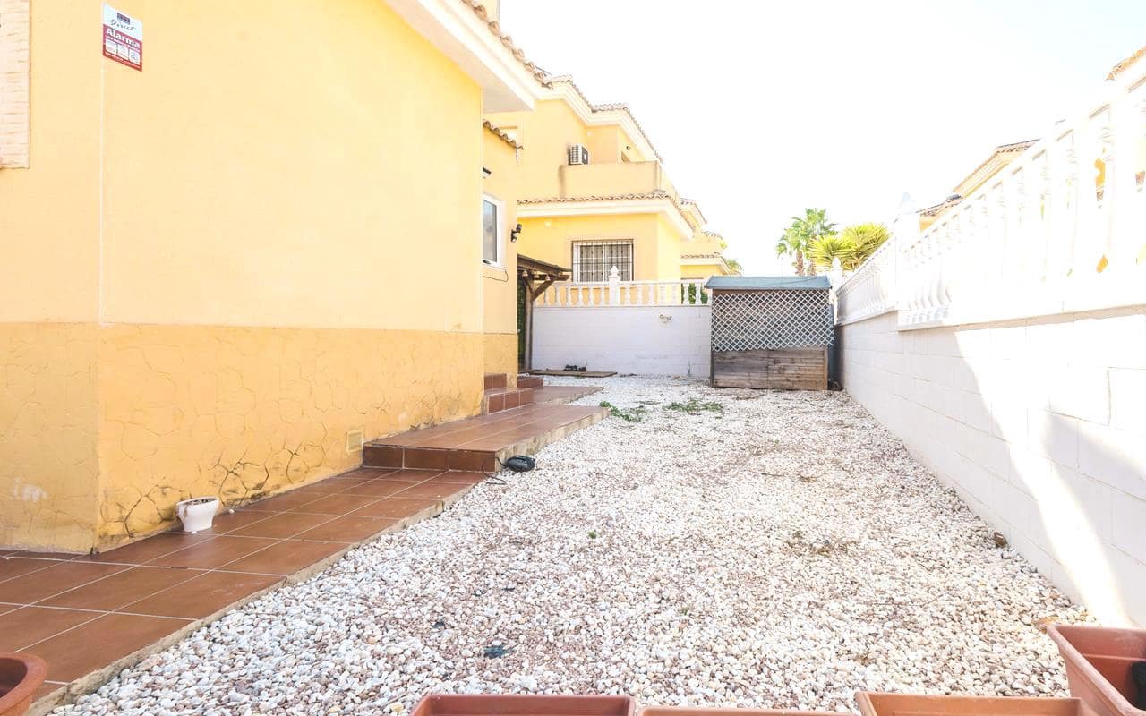 3 soverom Villa til salgs i Lo Crispin med svømmebasseng garasje - € 249 900 (Ref: 9343349)