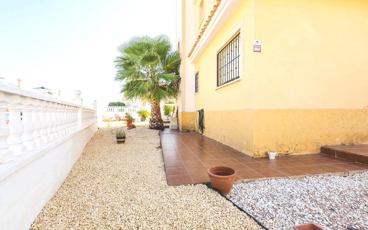 3 soverom Villa til salgs i Lo Crispin med svømmebasseng garasje - € 249 900 (Ref: 9343349)