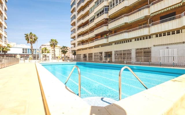 3 quarto Apartamento para venda em Torrevieja com piscina - 249 000 € (Ref: 9343353)