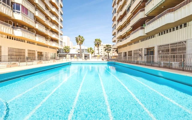 3 quarto Apartamento para venda em Torrevieja com piscina - 249 000 € (Ref: 9343353)