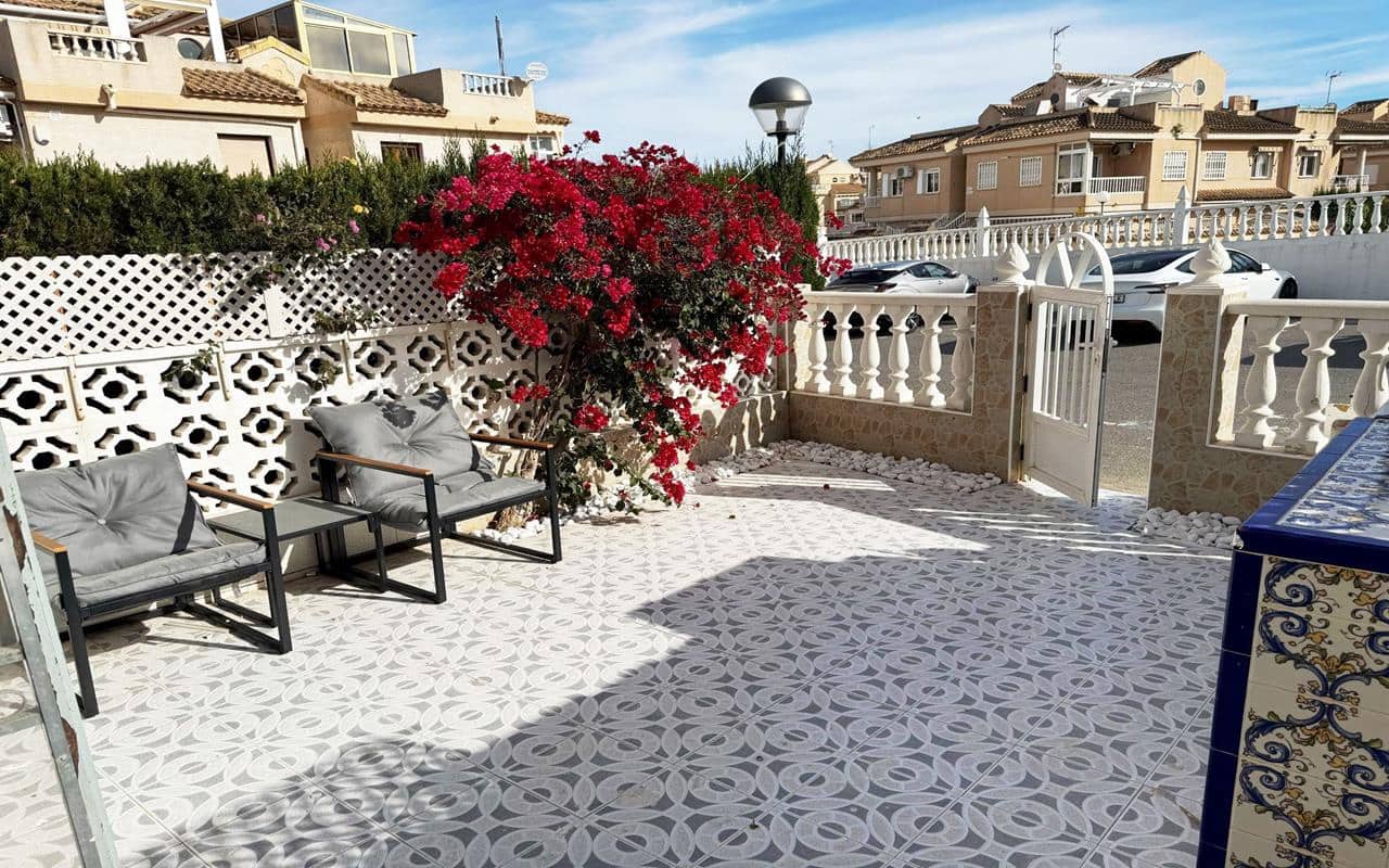 3 quarto Casa em Banda para venda em Torrevieja com piscina garagem - 199 000 € (Ref: 9343463)