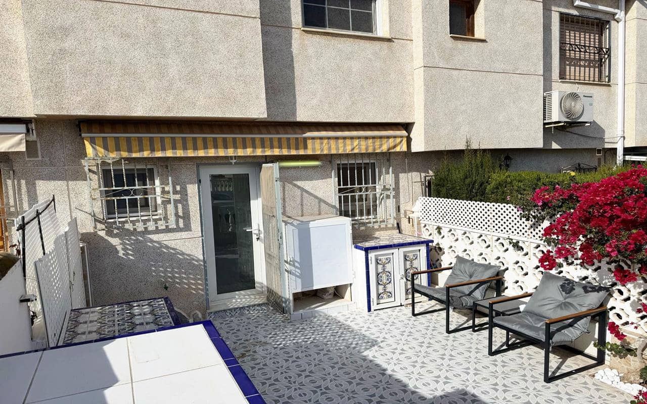 3 quarto Casa em Banda para venda em Torrevieja com piscina garagem - 199 000 € (Ref: 9343463)