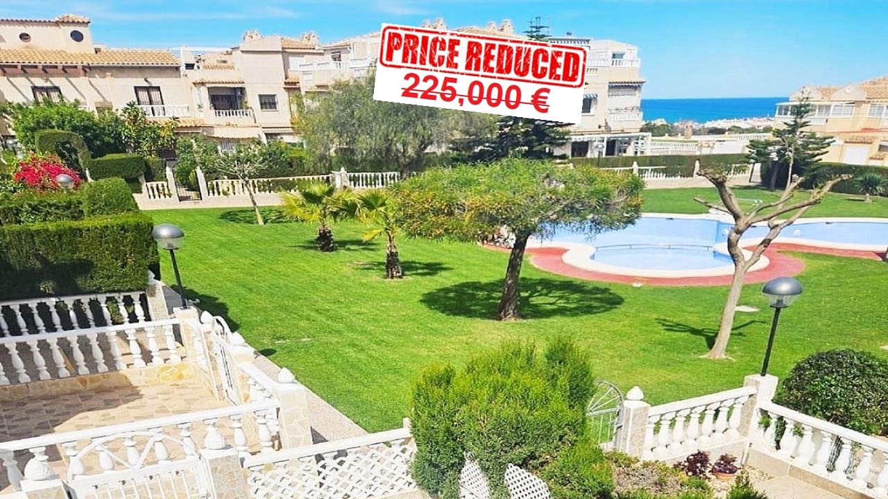 3 quarto Casa em Banda para venda em Torrevieja com piscina garagem - 199 000 € (Ref: 9343463)
