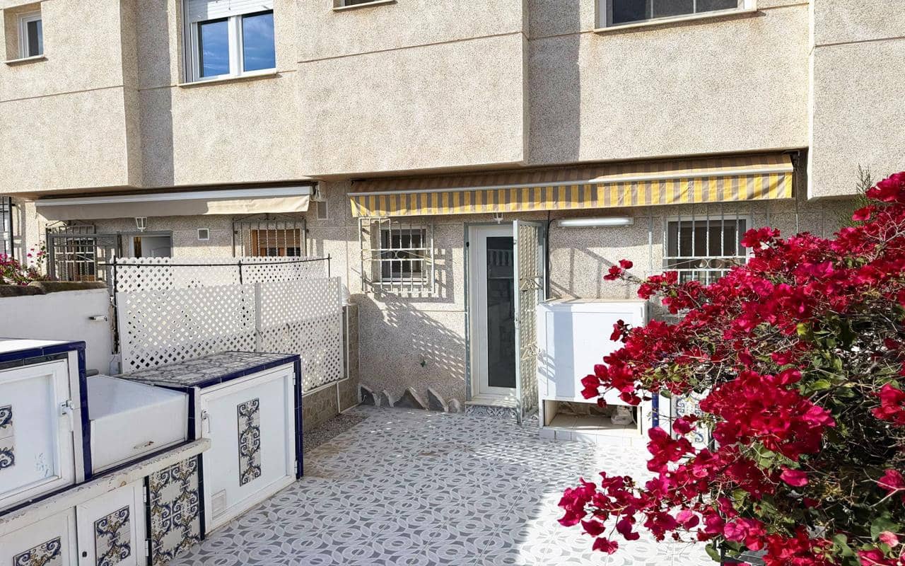 3 quarto Casa em Banda para venda em Torrevieja com piscina garagem - 199 000 € (Ref: 9343463)