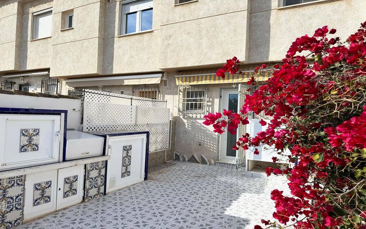 3 quarto Casa em Banda para venda em Torrevieja com piscina garagem - 199 000 € (Ref: 9343463)
