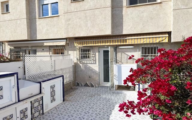 3 quarto Casa em Banda para venda em Torrevieja com piscina garagem - 199 000 € (Ref: 9343463)