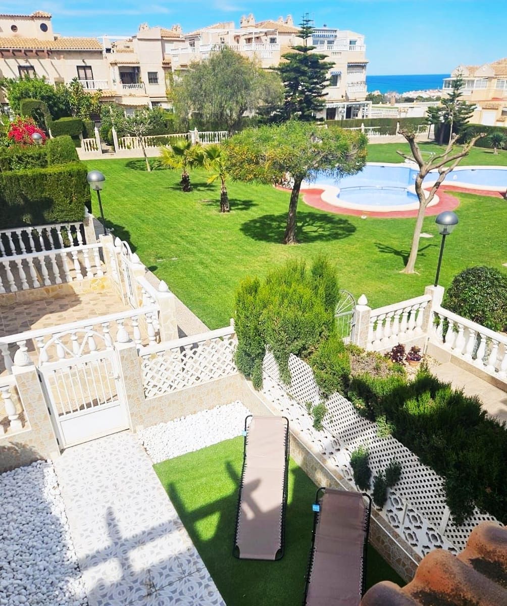 3 quarto Casa em Banda para venda em Torrevieja com piscina garagem - 199 000 € (Ref: 9343463)