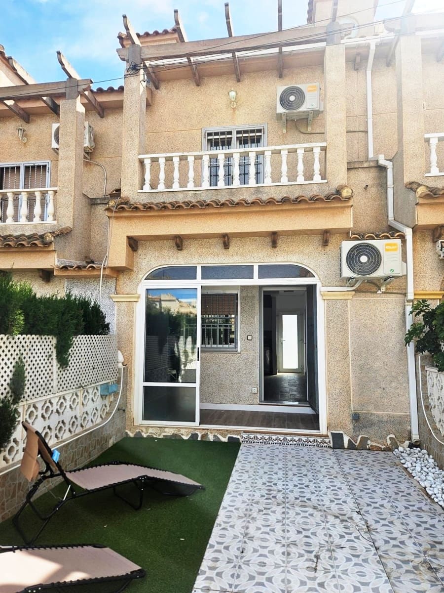 3 quarto Casa em Banda para venda em Torrevieja com piscina garagem - 199 000 € (Ref: 9343463)