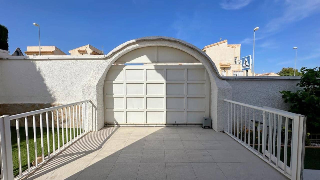 4 quarto Moradia para venda em Ciudad Quesada com piscina garagem - 595 000 € (Ref: 9343632)