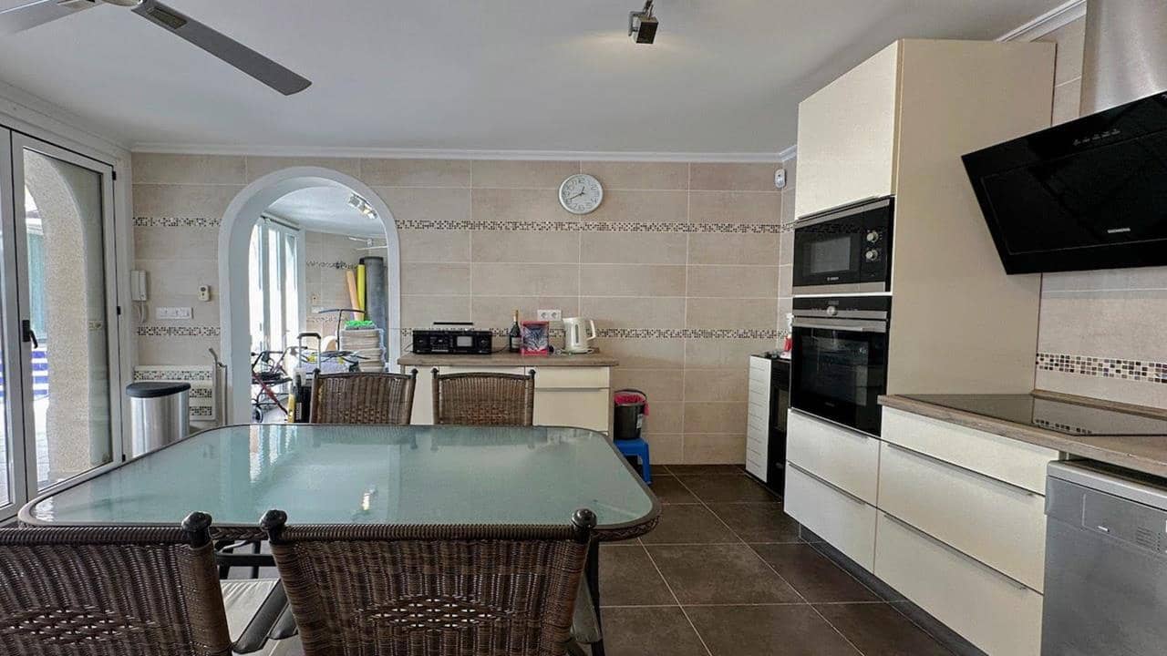 4 quarto Moradia para venda em Ciudad Quesada com piscina garagem - 595 000 € (Ref: 9343632)