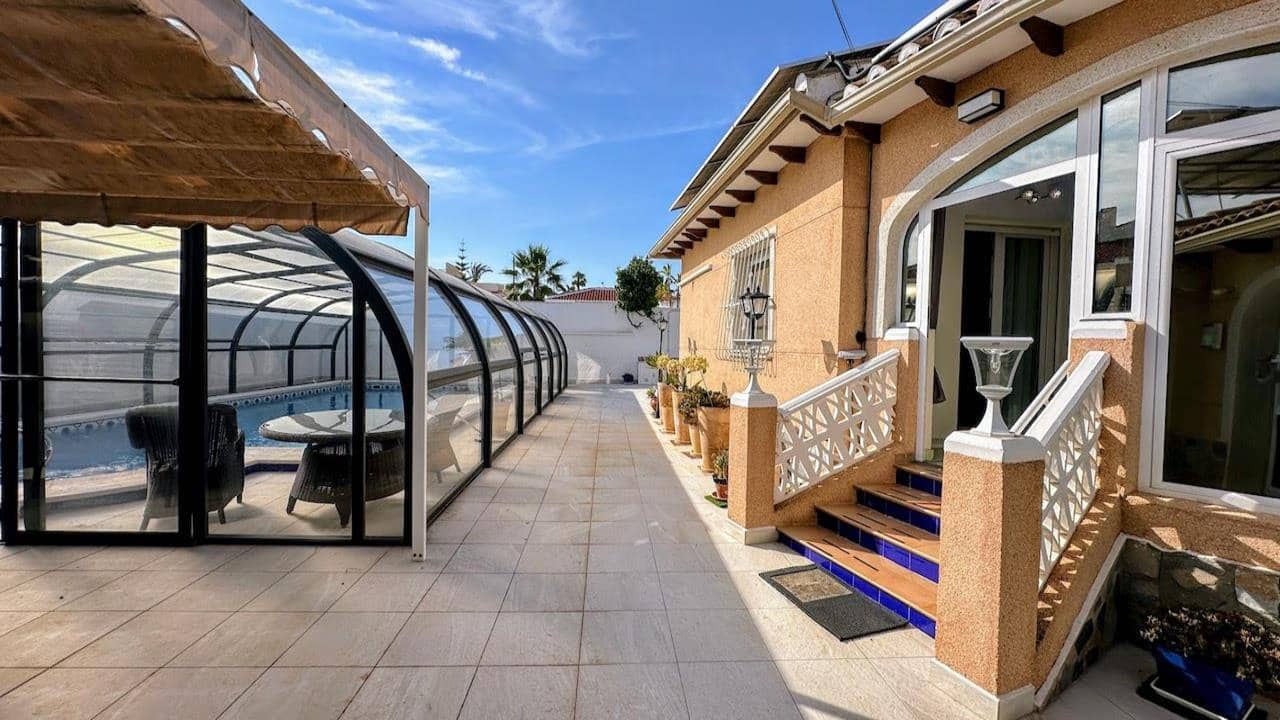 4 quarto Moradia para venda em Ciudad Quesada com piscina garagem - 595 000 € (Ref: 9343632)