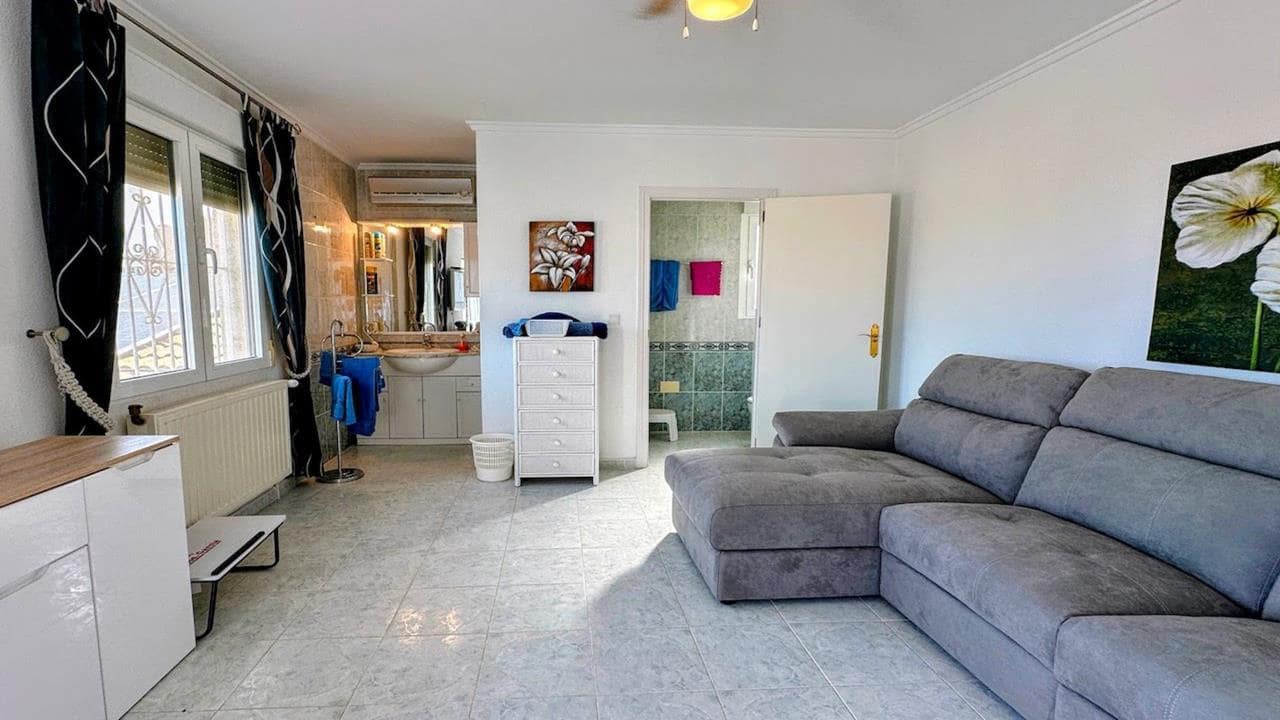 4 quarto Moradia para venda em Ciudad Quesada com piscina garagem - 595 000 € (Ref: 9343632)