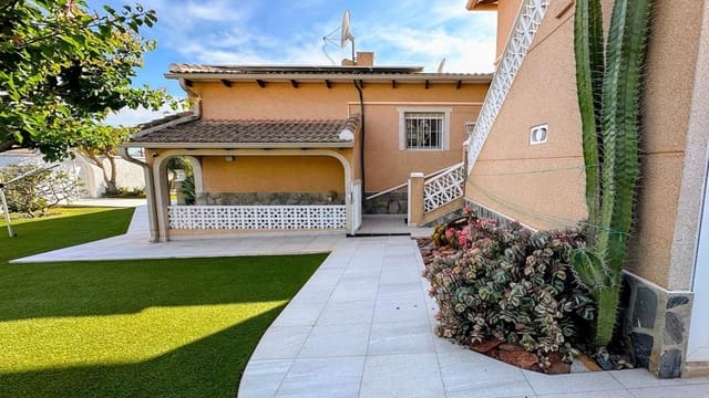 4 quarto Moradia para venda em Ciudad Quesada, Rojales com piscina garagem - 595 000 € (Ref: 9343632)