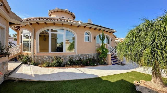 4 quarto Moradia para venda em Ciudad Quesada, Rojales com piscina garagem - 595 000 € (Ref: 9343632)