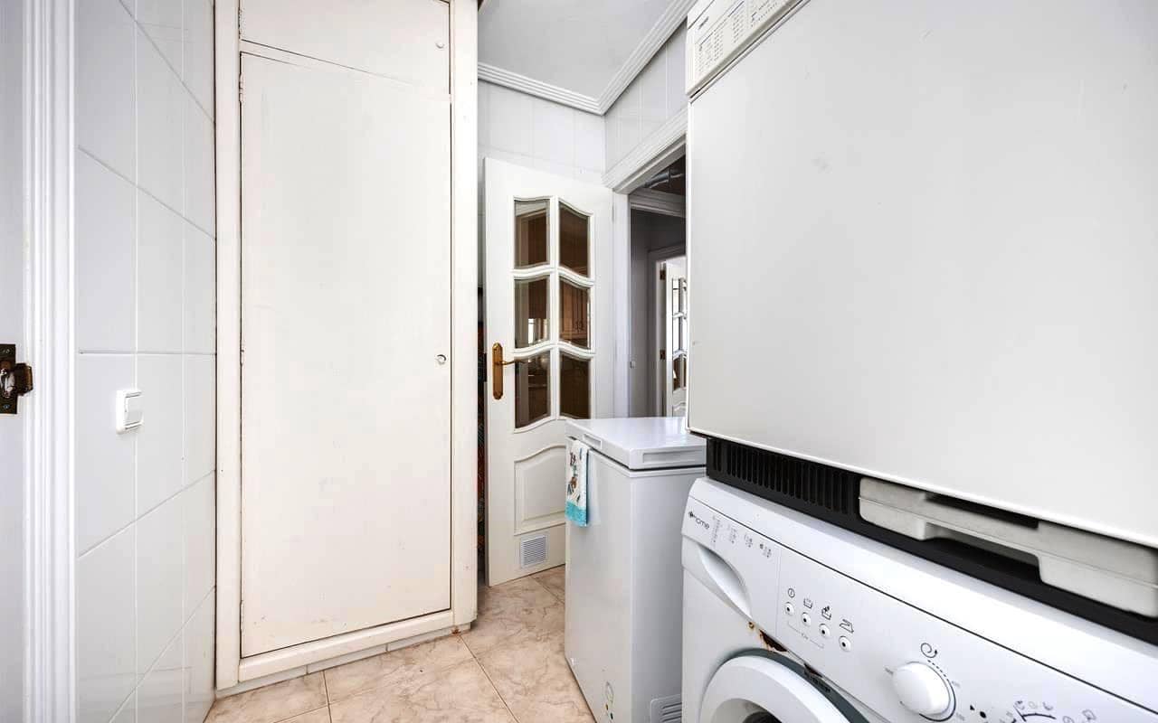 4 sovrum Lägenhet till salu i Torrevieja med garage - 389 500 € (Ref: 9344084)