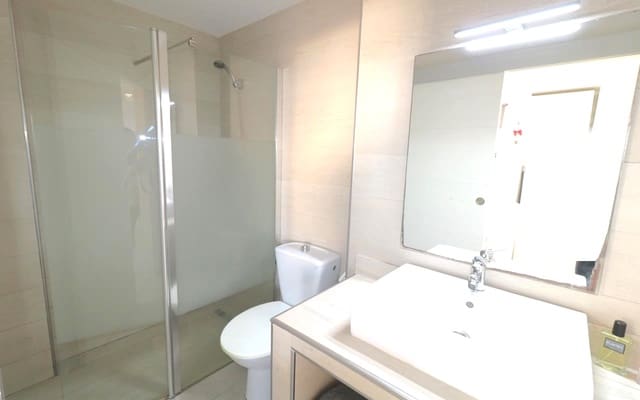 1 chambre Studio à vendre à Torrevieja avec piscine - 98 000 € (Ref: 9352148)