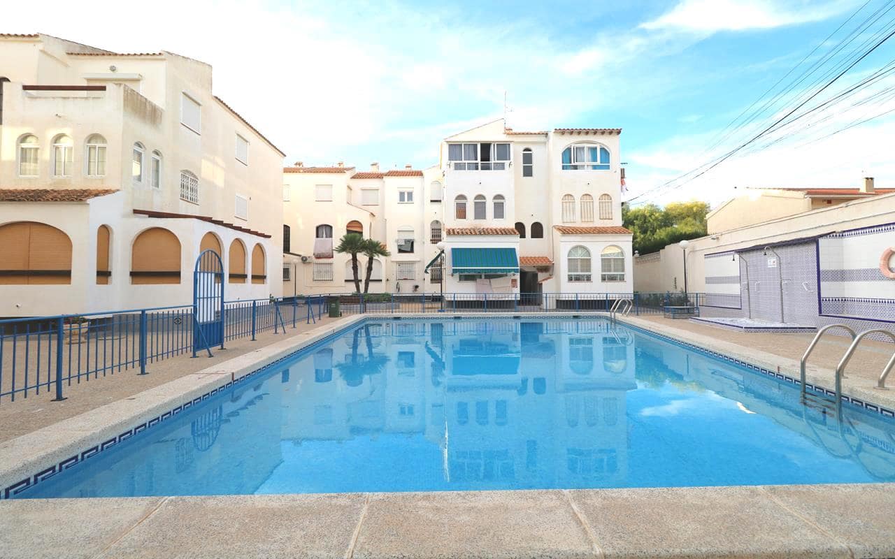 1 slaapkamer Studio te koop in Torrevieja met zwembad - € 98.000 (Ref: 9352148)