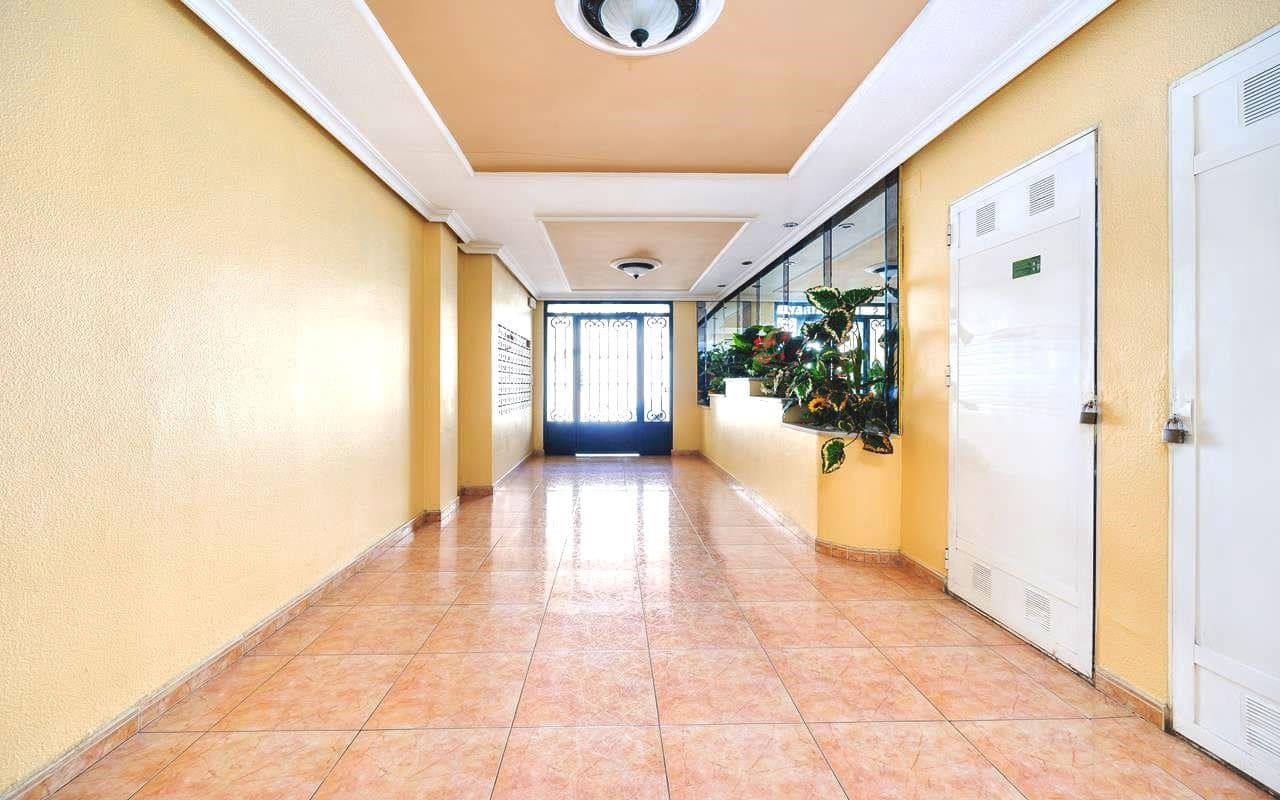 1 quarto Apartamento para venda em Torrevieja com piscina - 99 995 € (Ref: 9354148)