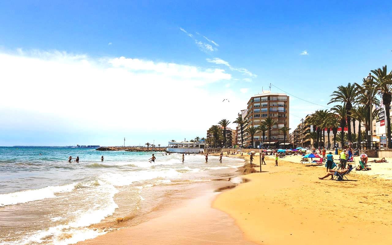 1 quarto Apartamento para venda em Torrevieja com piscina - 99 995 € (Ref: 9354148)