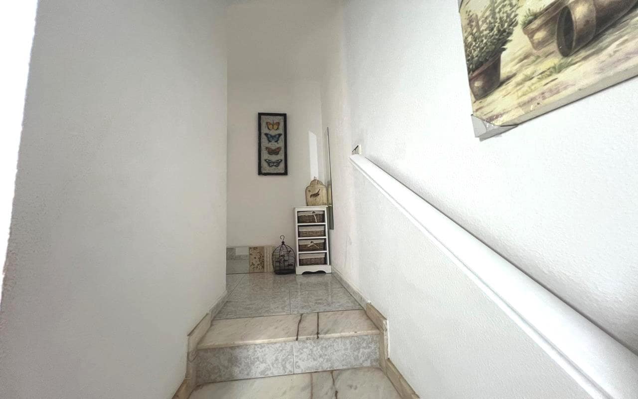 4 soverom Villa til salgs i Torrevieja med svømmebasseng garasje - € 253 000 (Ref: 9357503)