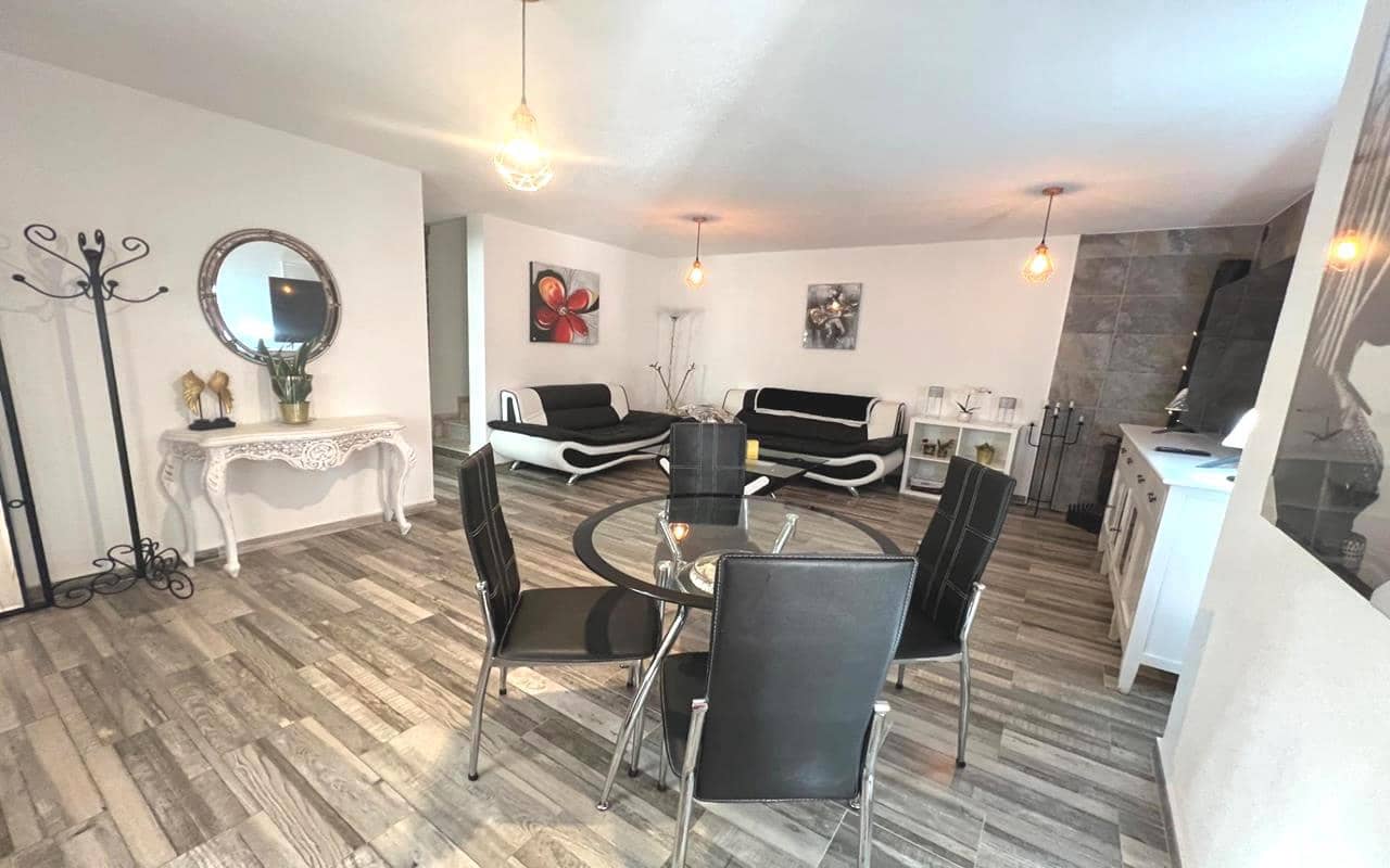 4 soverom Villa til salgs i Torrevieja med svømmebasseng garasje - € 253 000 (Ref: 9357503)