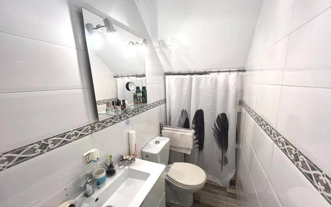 4 soverom Villa til salgs i Torrevieja med svømmebasseng garasje - € 253 000 (Ref: 9357503)