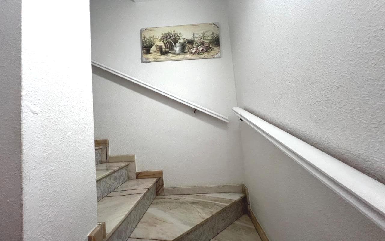 4 soverom Villa til salgs i Torrevieja med svømmebasseng garasje - € 253 000 (Ref: 9357503)