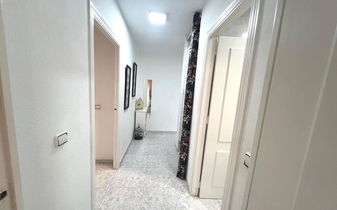 4 soverom Villa til salgs i Torrevieja med svømmebasseng garasje - € 253 000 (Ref: 9357503)