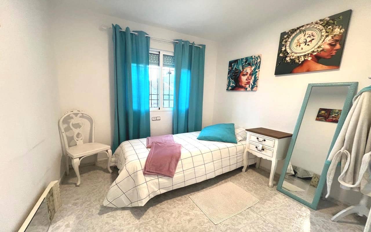 4 soverom Villa til salgs i Torrevieja med svømmebasseng garasje - € 253 000 (Ref: 9357503)