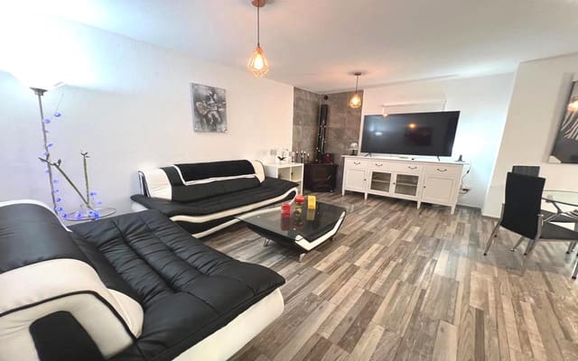 4 soverom Villa til salgs i Torrevieja med svømmebasseng garasje - € 253 000 (Ref: 9357503)