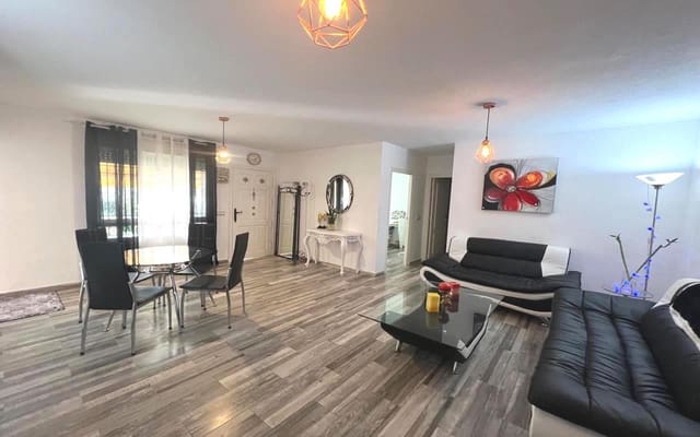 4 soverom Villa til salgs i Torrevieja med svømmebasseng garasje - € 253 000 (Ref: 9357503)