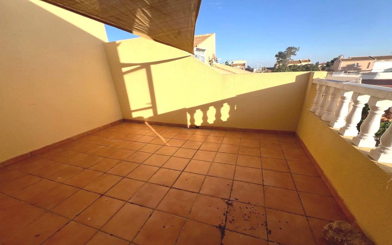 4 soverom Villa til salgs i Torrevieja med svømmebasseng garasje - € 253 000 (Ref: 9357503)
