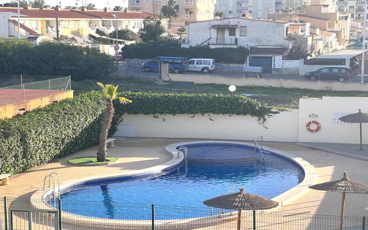 4 soverom Villa til salgs i Torrevieja med svømmebasseng garasje - € 253 000 (Ref: 9357503)