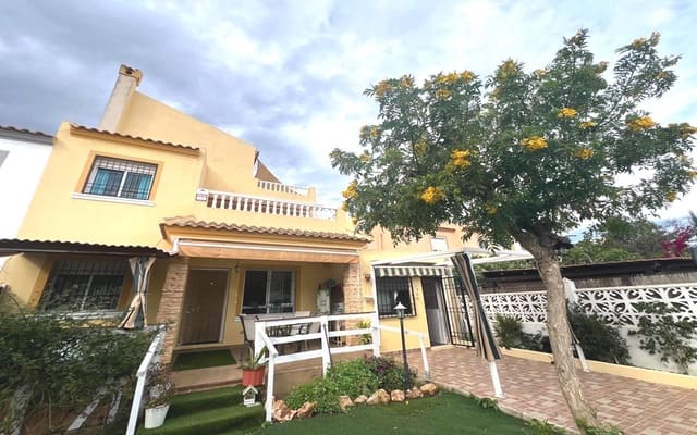 4 soverom Villa til salgs i Torrevieja med svømmebasseng garasje - € 253 000 (Ref: 9357503)