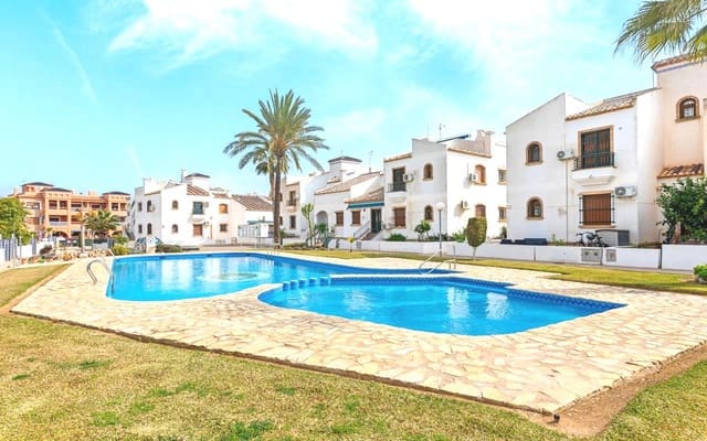 2 soveværelse Penthouse til salg i Villamartin, Orihuela med swimmingpool garage - € 359.000 (Ref: 9357771)