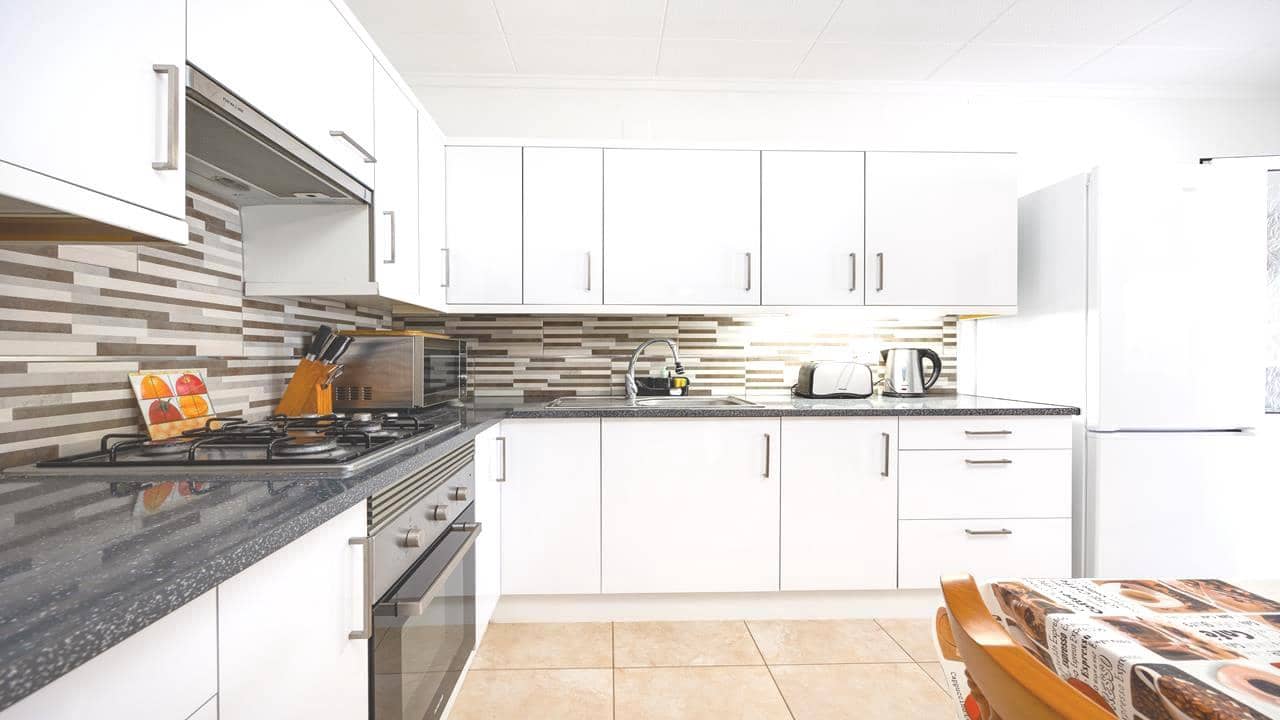 1 slaapkamer Bungalow te koop in Torrevieja met garage - € 89.995 (Ref: 9374053)