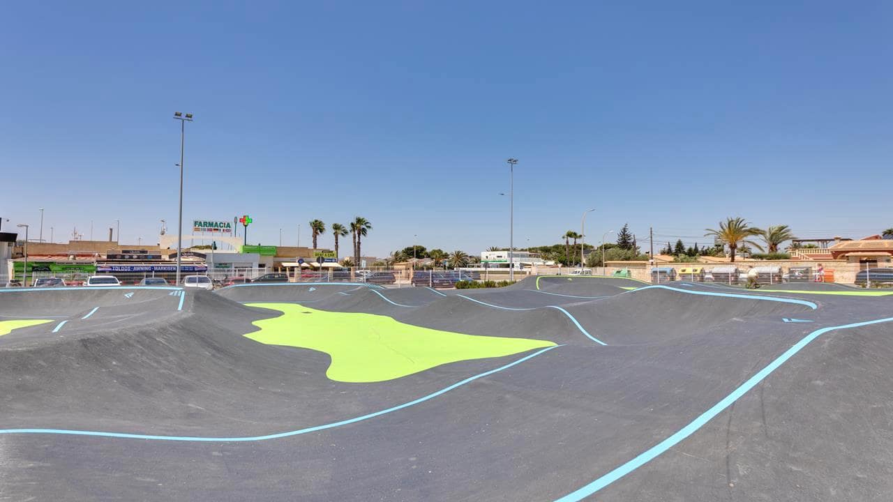 1 slaapkamer Bungalow te koop in Torrevieja met garage - € 89.995 (Ref: 9374053)