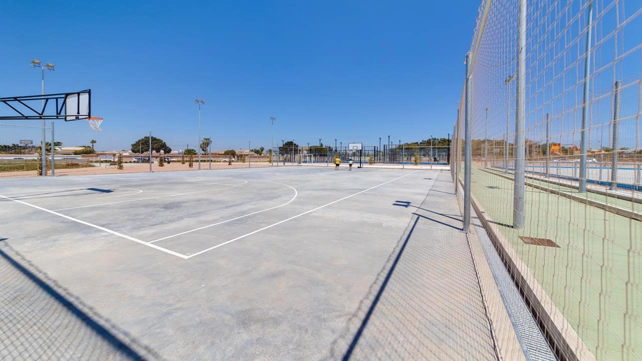 1 slaapkamer Bungalow te koop in Torrevieja met garage - € 89.995 (Ref: 9374053)