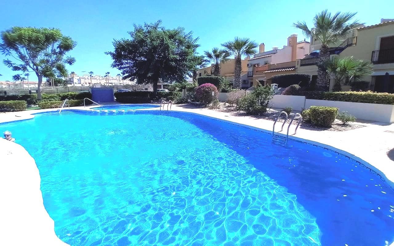 2 makuuhuone Huoneisto myytävänä paikassa Algorfa mukana uima-altaan 
autotalli - 155 000 € (Ref: 9378402)