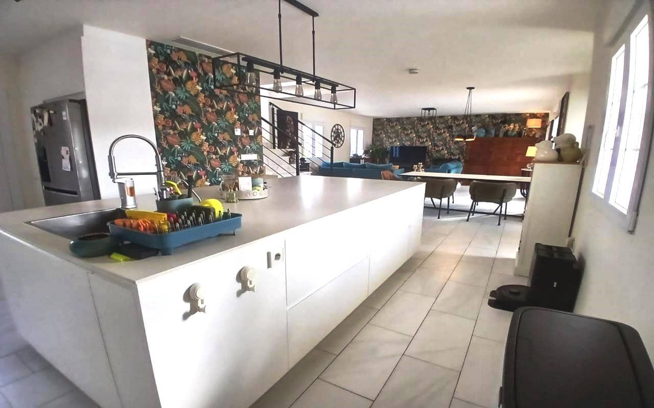 5 soverom Villa til salgs i Sax med svømmebasseng garasje - € 495 000 (Ref: 9380079)