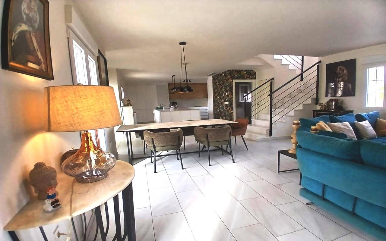 5 soverom Villa til salgs i Sax med svømmebasseng garasje - € 495 000 (Ref: 9380079)