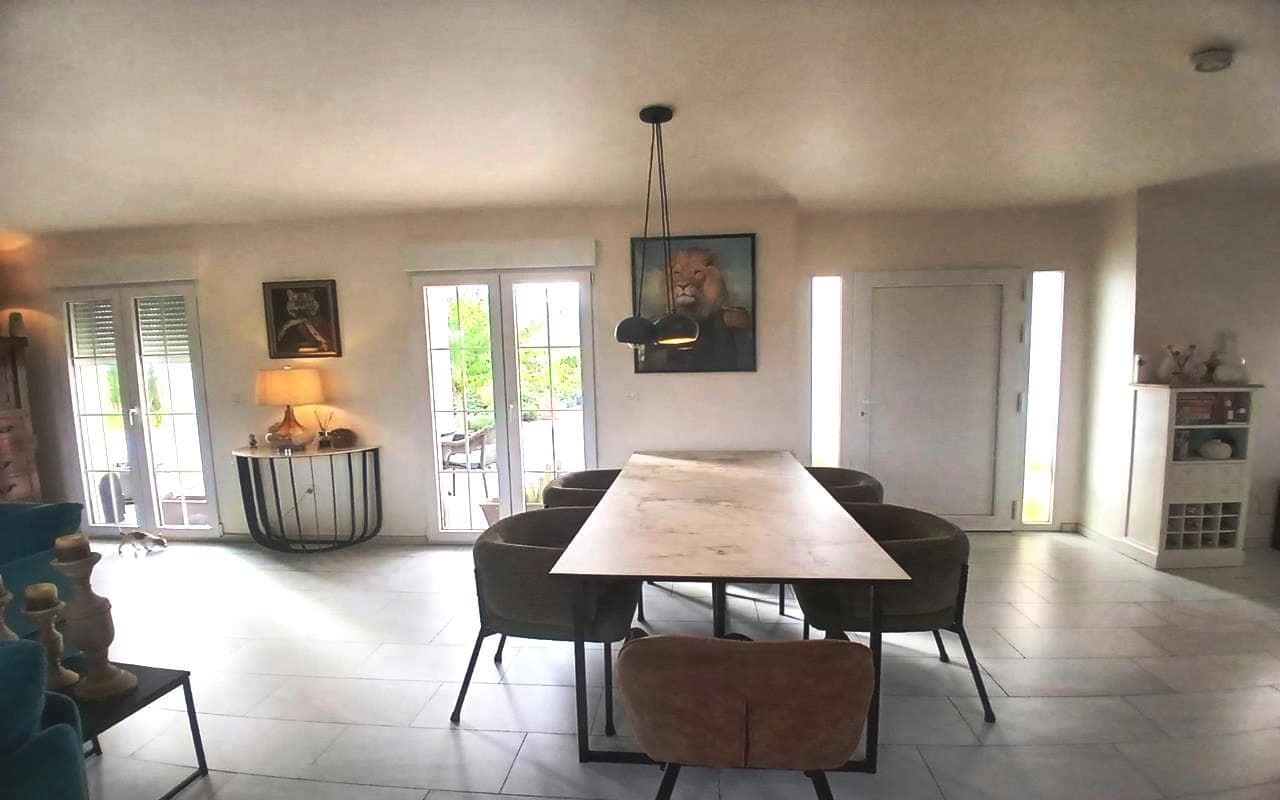 5 soverom Villa til salgs i Sax med svømmebasseng garasje - € 495 000 (Ref: 9380079)